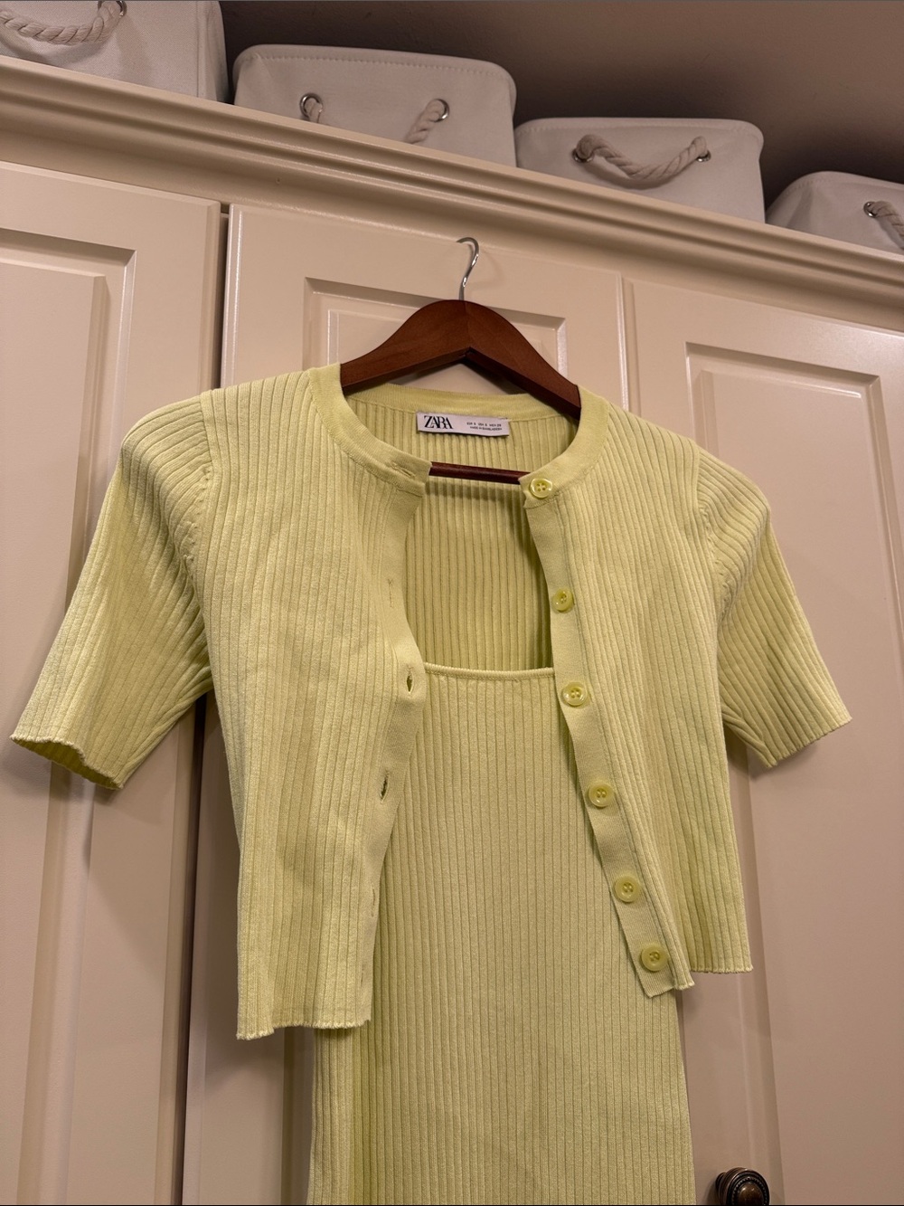 Zara Lime Ribbed Maxi Dress with Matching Short Cardigan - Picture 2 of 4